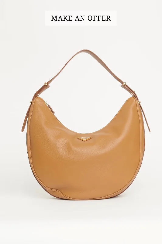 Camel Leather Arque Large Preowned Hobo Bag